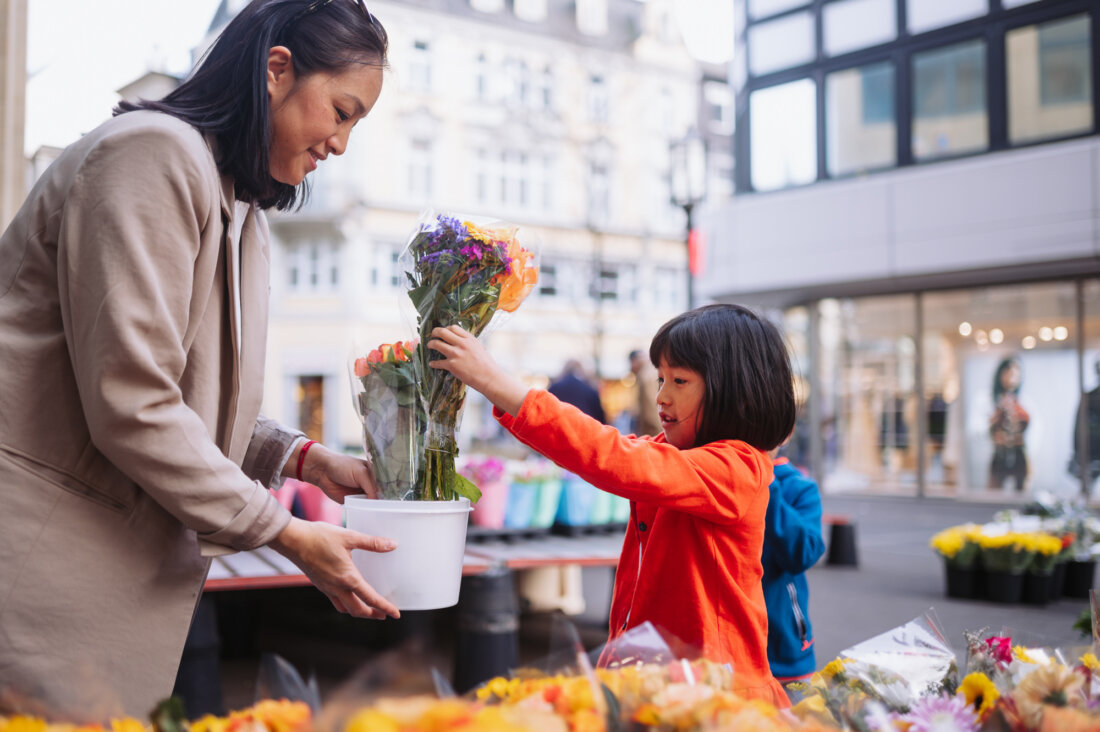 Sustainable beauty in bloom: recyclable packaging meets nature’s elegance