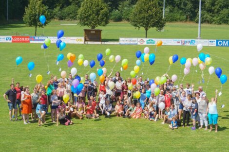 „Gruß an den Himmel“ – Die Gäste des BALU Sommerfestes ließen Luftballons mit ihren Wünschen in den Himmel steigen.