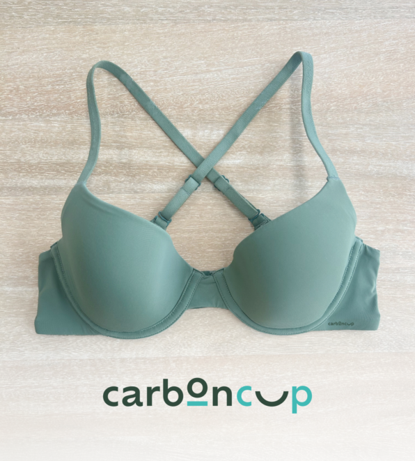 Fullstriden carboncup™-rintaliivit ovat merkittävä askel kohti kierrätettävyyttä alusvaatteissa.