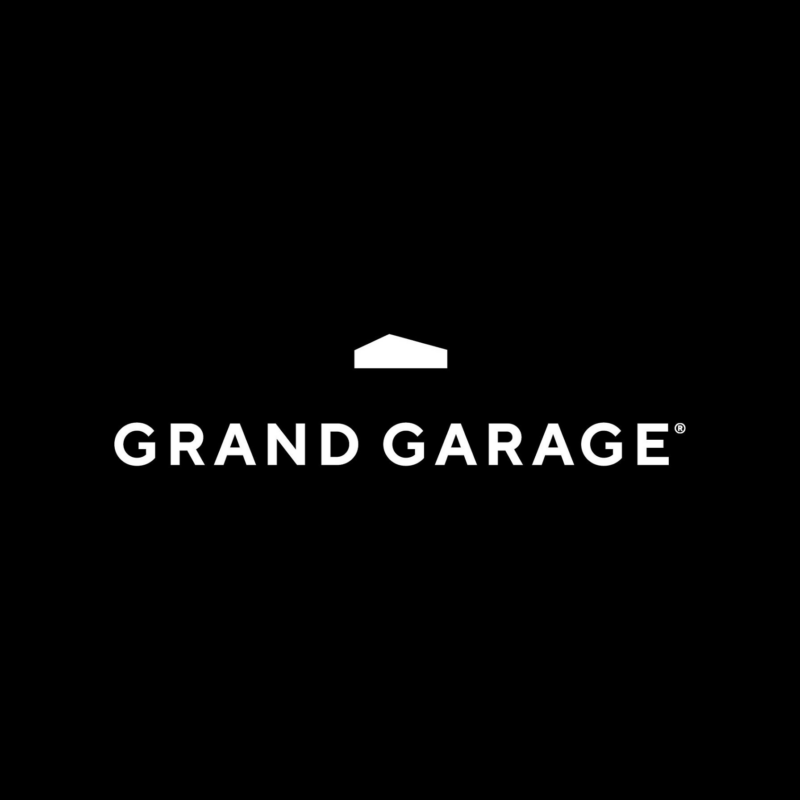 Grand garage